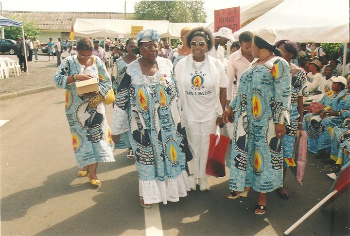 Mummy capaigning for the CPDM 